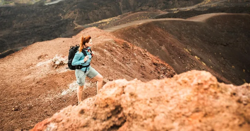 Trekking sull'Etna lontano dai sentieri turistici